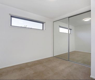 5 Leslie Street, Newport VIC 3015 - House For Rent | Domain - Photo 2