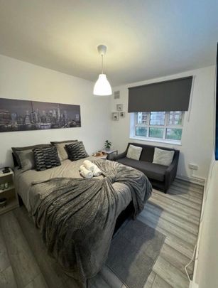 Room in a Shared Flat, William Guy Gardens, E3 - Photo 1