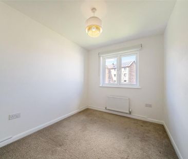 4 bedroom detached house to rent - Photo 3