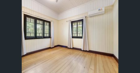 Charming 3 Bedroom Queenslander with Newley Renovate Kitchen. - Photo 4