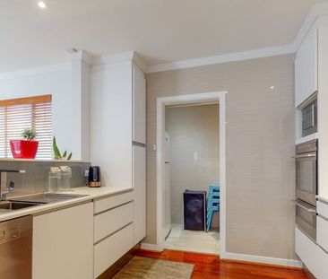 COSY PROPERTY with EASY ACCESS to all AMENITIES! Rossmoyne Senior H... - Photo 6