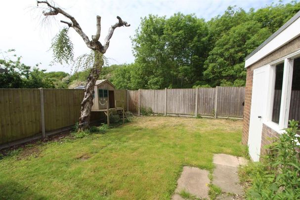 4 bedroom detached house to rent - Photo 1