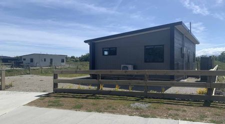 WESTPORT - 3 BEDROOM WITH APPLIANCES - Photo 5