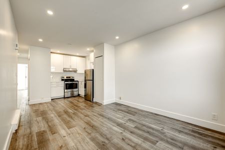 Condo for rent, Montréal (Ville-Marie) - Photo 2