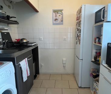 L'appartement se trouve à proximité immédiate des transports en com... - Photo 3