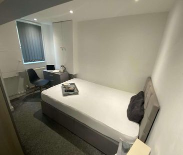 5 bedroom house of multiple occupation to rent - Photo 2