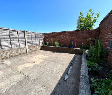 Park Crescent, Southport – 2 Bed with own entrance and courtyard - Photo 3