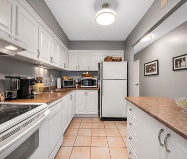 For Lease - 158C MCARTHUR Avenue Unit# 1604, Vanier and Kingsview P... - Photo 1