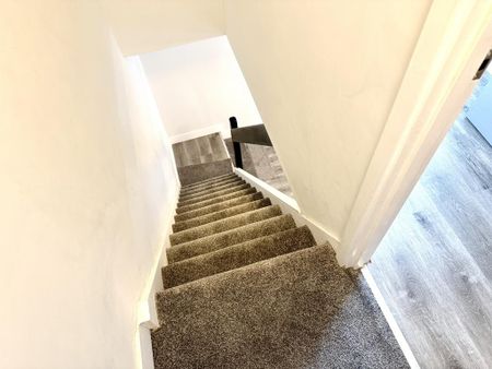 2 bedroom maisonette to rent - Photo 3