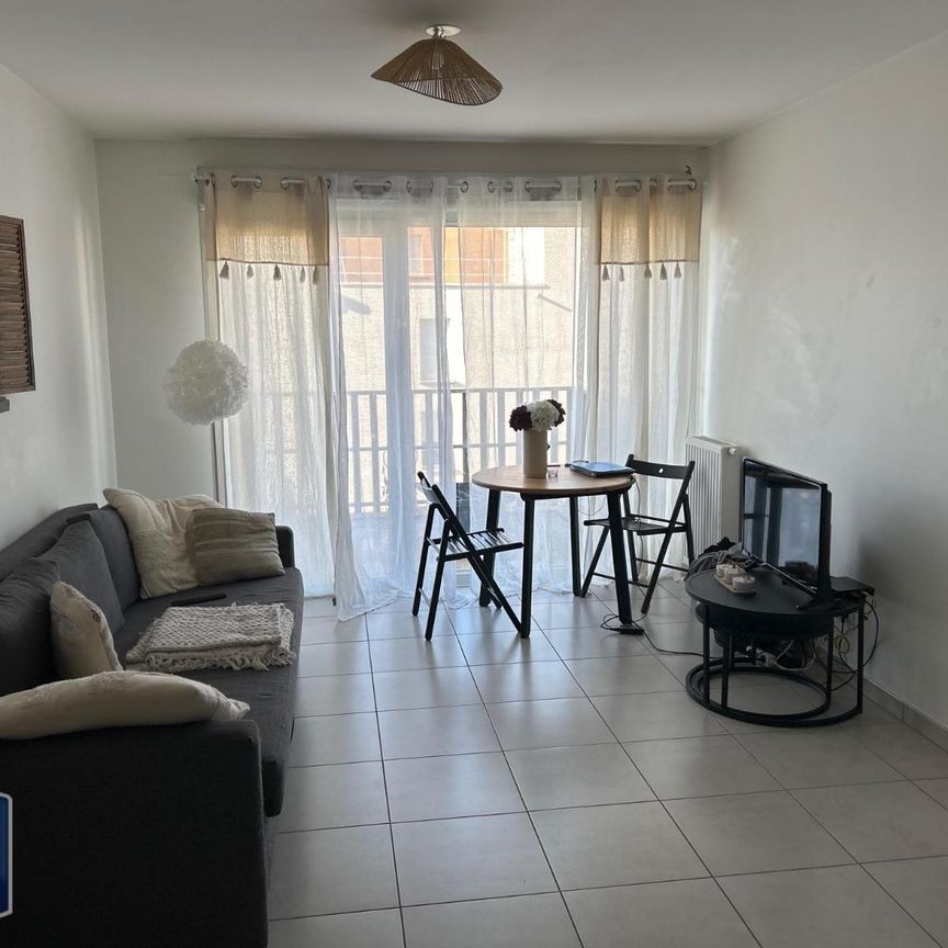 Location Appartement 2 pièces 43m² VILLENAVE D ORNON 33140 - Photo 2