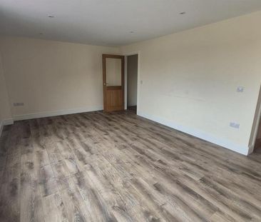 3 bedroom apartment to rent - Photo 2