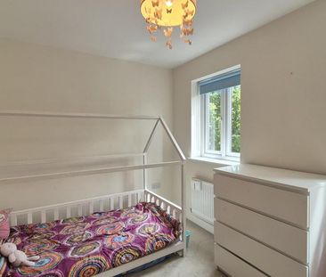 4 bedroom end of terrace house to rent - Photo 6