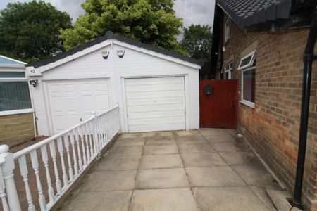 5 bedroom Bungalow To Let - Photo 5