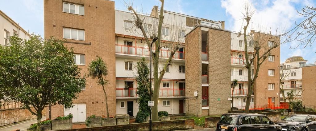 2 bedroom flat to rent - Photo 1