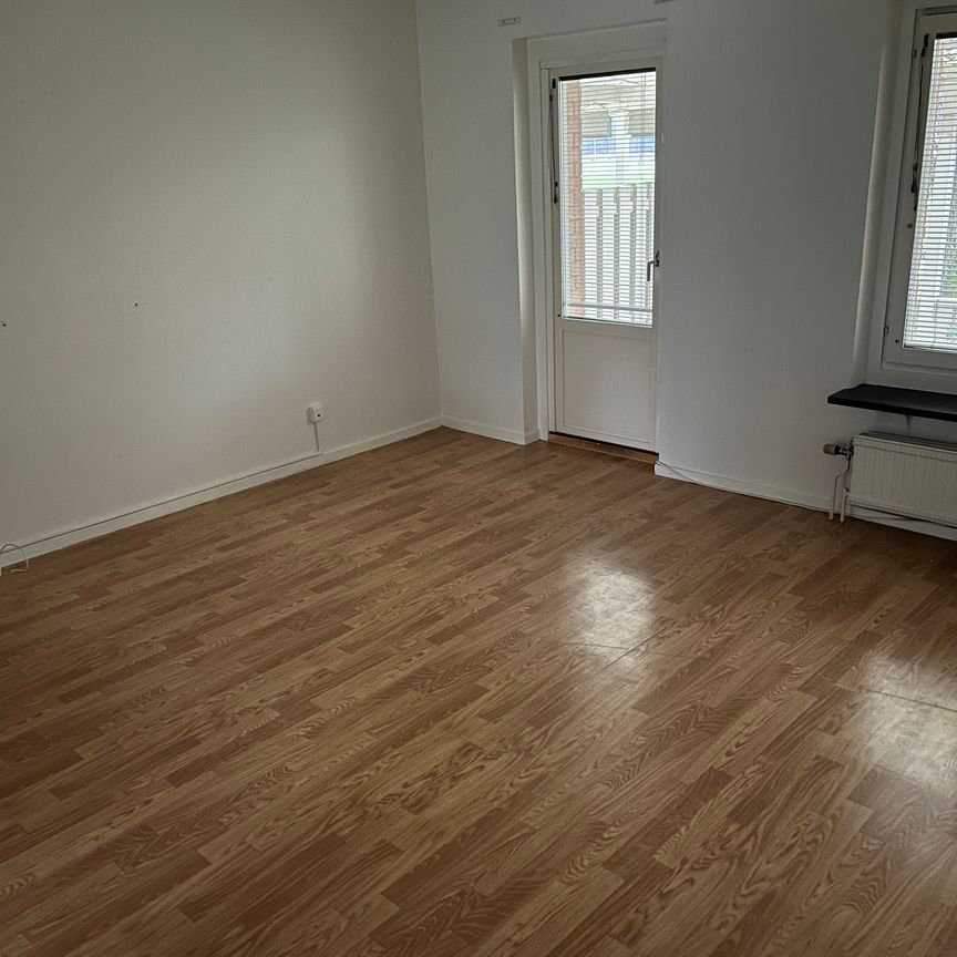 Herrgårdsgatan, Slottsbron - Photo 1