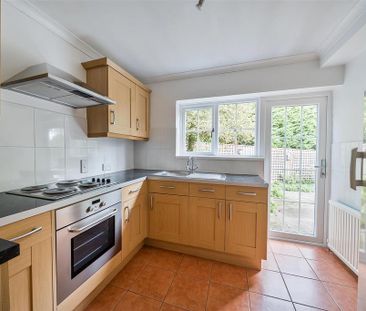 5 bedroom detached house to rent - Photo 3