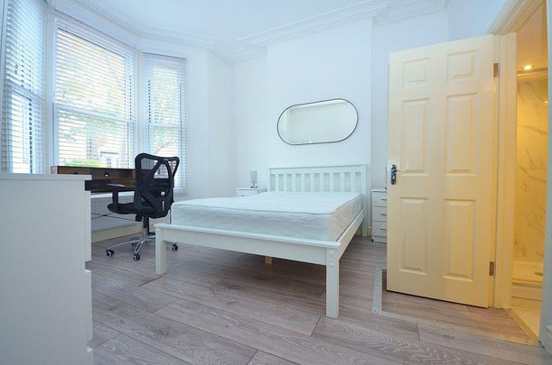 1 bedroom in a house share to rent - Photo 1