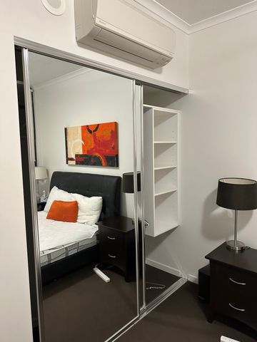 Gladstone Central - Photo 2