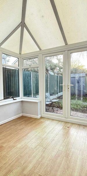 Statham Court, Berkshire Statham Court, Berkshire - Photo 1