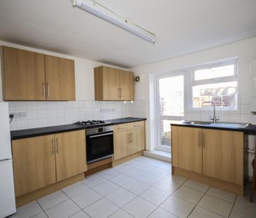 2 bedroom terraced house to rent - Photo 3