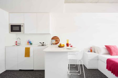 Ultra Studio, King Bed - Photo 3