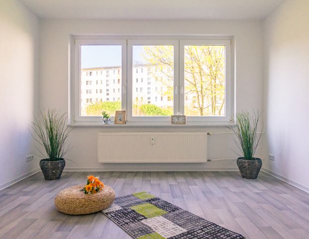 3-Raum-Wohnung mit Einbauküche - Photo 1