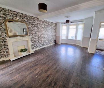 3 bedroom terraced house to rent - Photo 2