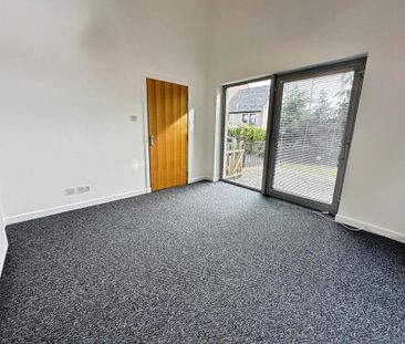 3 bedroom flat to rent - Photo 3