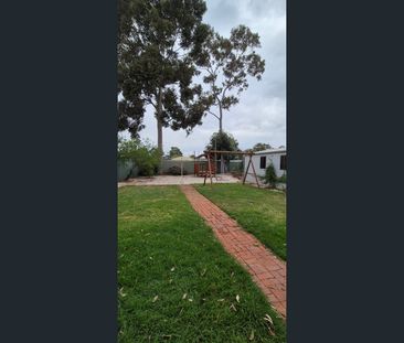 5 Catalina Avenue, Parafield Gardens, SA 5107 - Photo 2