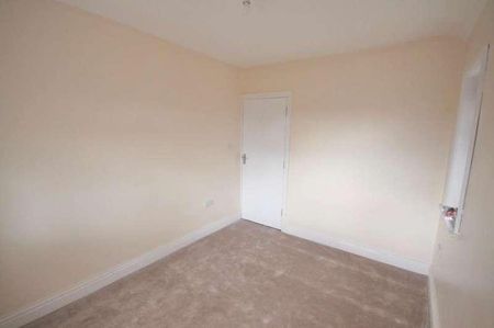 Oak Tree Crescent Oak Tree Crescent, Leeds, LS9 - Photo 5