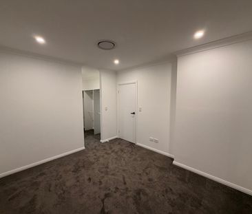 BRAND NEW 5 bedrooms 3 bathrooms 1 garage House! - Photo 2