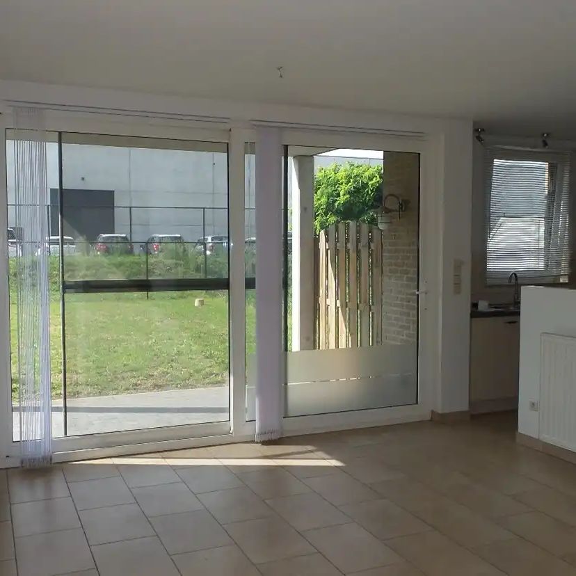 Gelijkvloers appartement met 2 slaapkamers, terras en ruime tuin te Hasselt. - Photo 1