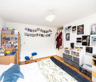 4 bedroom terraced house to rent - Photo 5