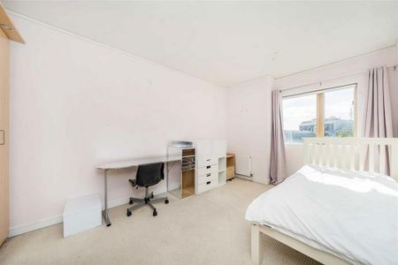 3 bedroom flat to rent - Photo 4