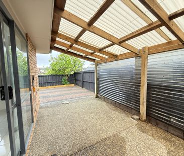 4 Bedroom Property with 2 Lounges&excl;&excl; - Photo 6