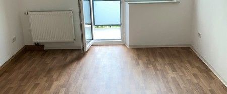Jetzt zugreifen: Renovierte 2-Zimmer-Wohnung mit Balkon in Stadtnähe! - Foto 1