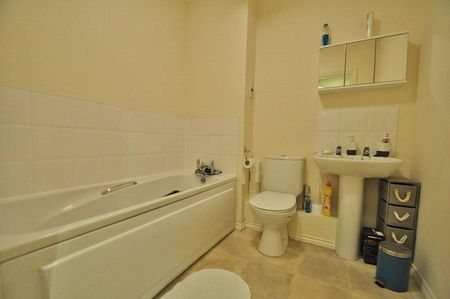 2 bedroom apartment to rent - Photo 4
