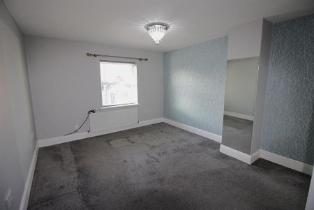 4 bedroom detached house to rent - Photo 4