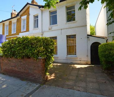 4 bedroom semi-detached house to rent - Photo 1