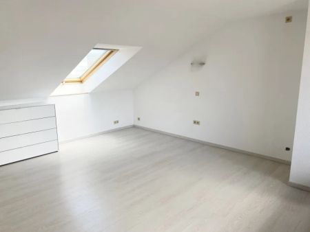 Über den Dächern von Schwieberdingen! Großzügige 4-Zimmer Wohnung mit 2 Balkone und 1 großen Dachterrasse - Foto 2