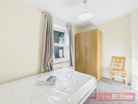 1 bedroom in a house share to rent - Photo 5