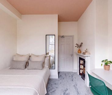 8 bedroom house to rent - Photo 1