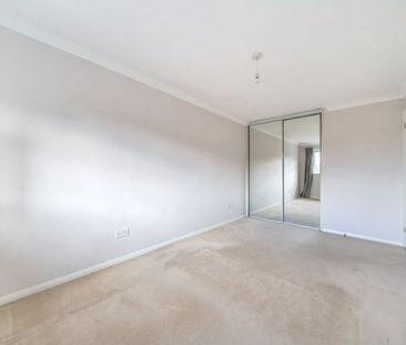 Pegasus Close, Haslemere - 3 bedrooms Property for lettings - Seymours - Photo 4