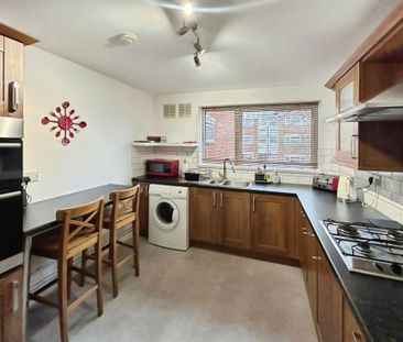 2 bedroom flat to rent - Photo 6