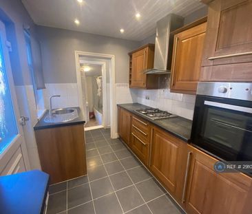 3 bedroom terraced house to rent - Photo 6