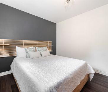 For Lease - 15 Kemano Road Unit# MAIN FLOOR, Aurora, Ontario - Photo 2