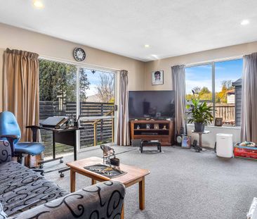 Awesome home with garage - Photo 3