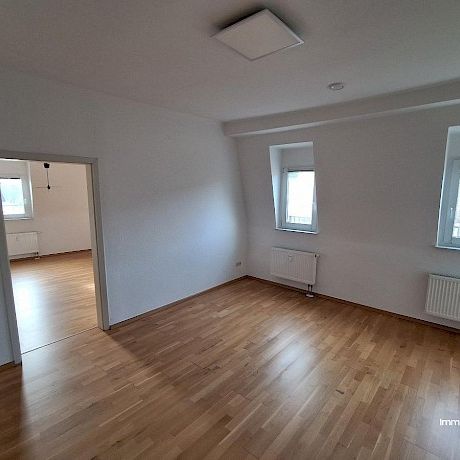 Helle 2 Zimmer Wohnung mit Einbauküche - Photo 1