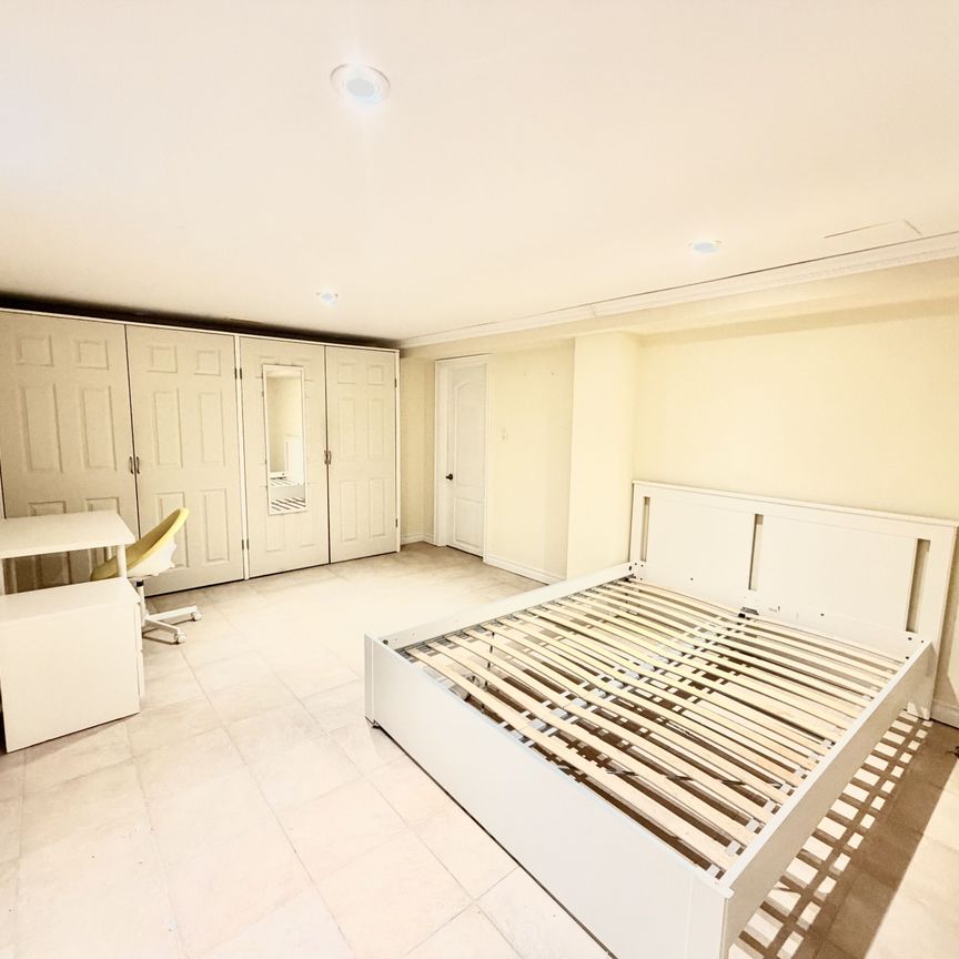 For Lease - 176 Patricia Avenue Unit# Lower, Toronto, Ontario - Photo 1