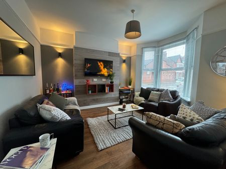 5 Bed Terraced House, Blenheim Road, L18 - Photo 2